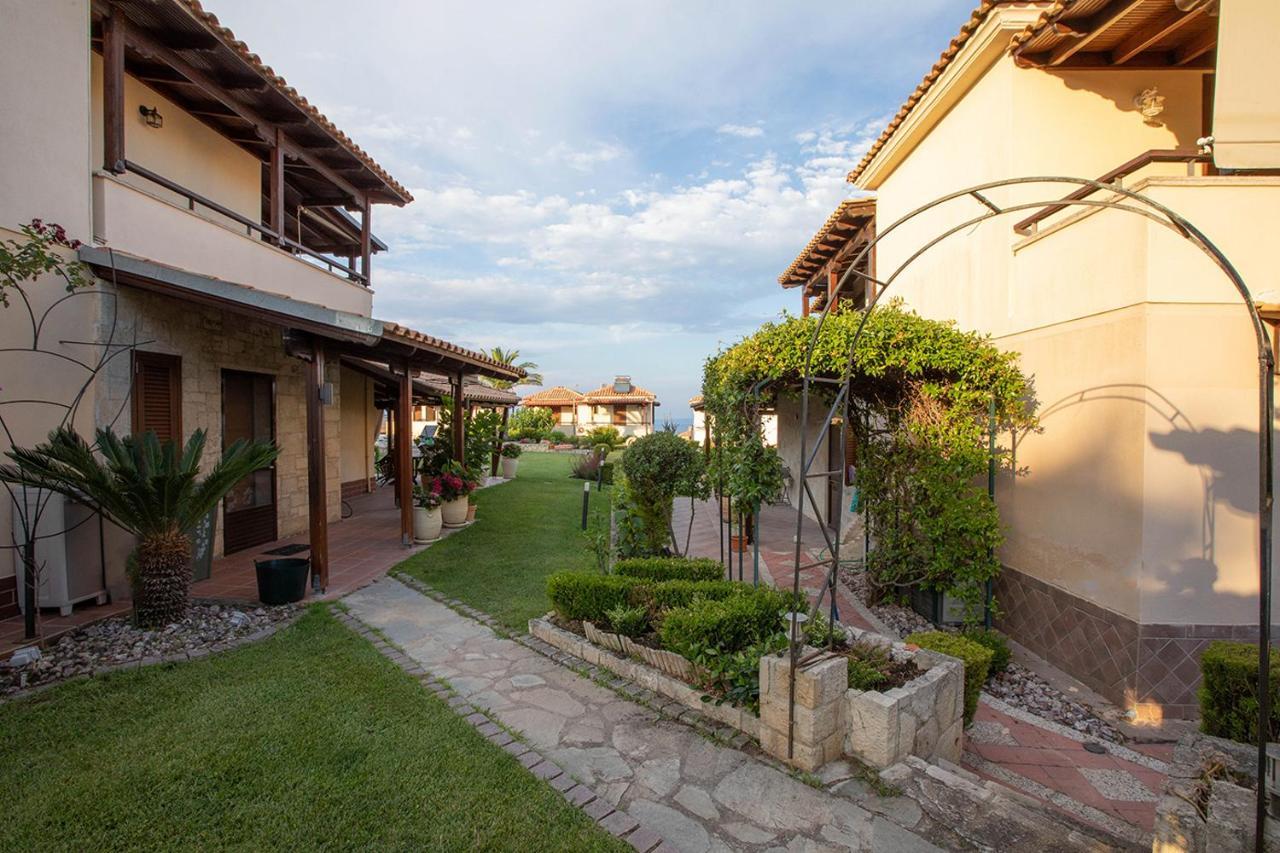 Porto Thea Alexandra Shared Pool Villa, Afytos Ngoại thất bức ảnh
