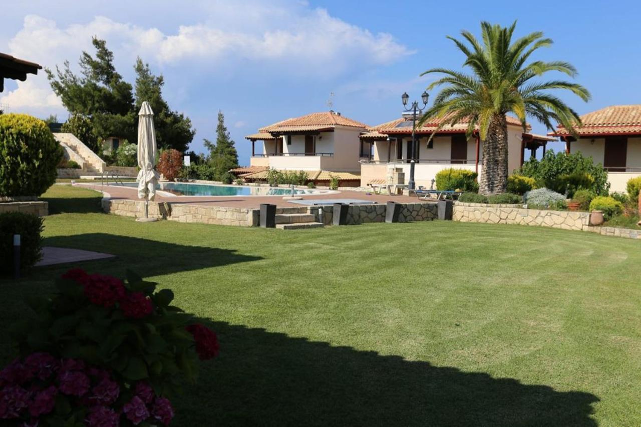 Porto Thea Alexandra Shared Pool Villa, Afytos Ngoại thất bức ảnh
